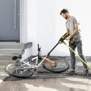 زمان کارکرد: حداکثر ۱۲ دقیقه با باتری ۲.۵ آمپر ساعت و تا ۲۴ دقیقه با باتری ۵.۰ آمپر ساعت. وزن: ۱.۳ کیلوگرم بدون لوازم جانبی، برای حمل و استفاده آسان. ابعاد: ۳۰۲ × ۸۹ × ۲۶۵ میلی‌متر، طراحی جمع‌وجور برای ذخیره‌سازی راحت.